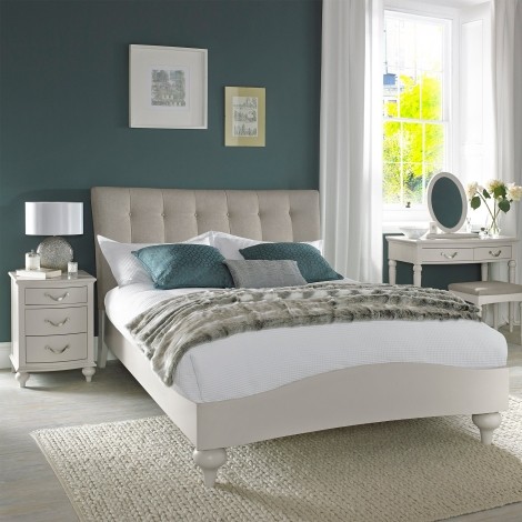 Montreux Soft Grey - 5' King Size Upholstered Bedstead - 150cm - Vertical Stitch - Pebble Grey Fabric - Turned Legs