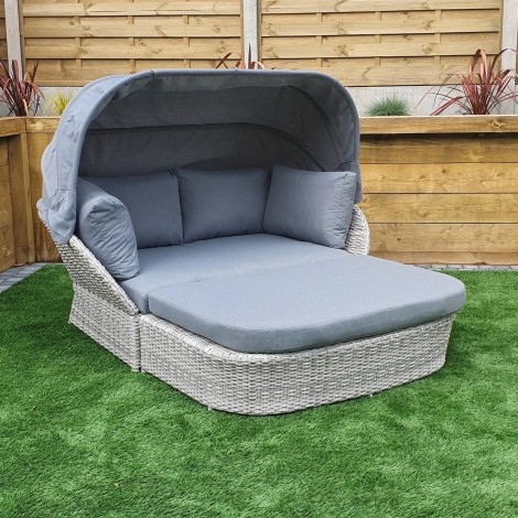 Meghan - Outdoor - Daybed with Retractable Canopy - UV Treated Wicker