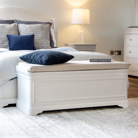 Sutton - Rectangular - Soft White - Blanket Box / Bed Box / Ottoman - Sculpture Feet